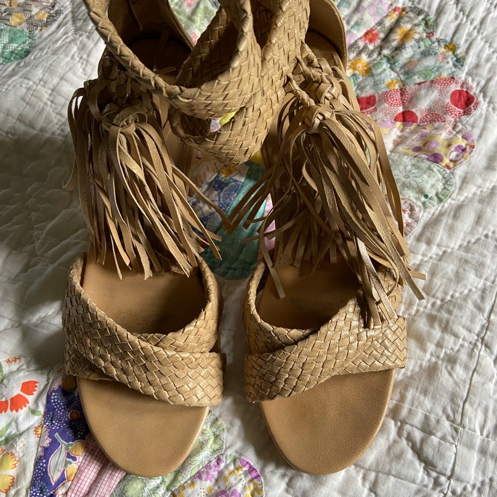 Ladies shoes